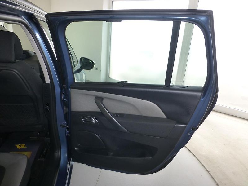 Citroën Grand C4 Picasso (2014) 1,6HDI*DIGI*NAV*ALU**KAMERA*7M - fotka 25 z 30