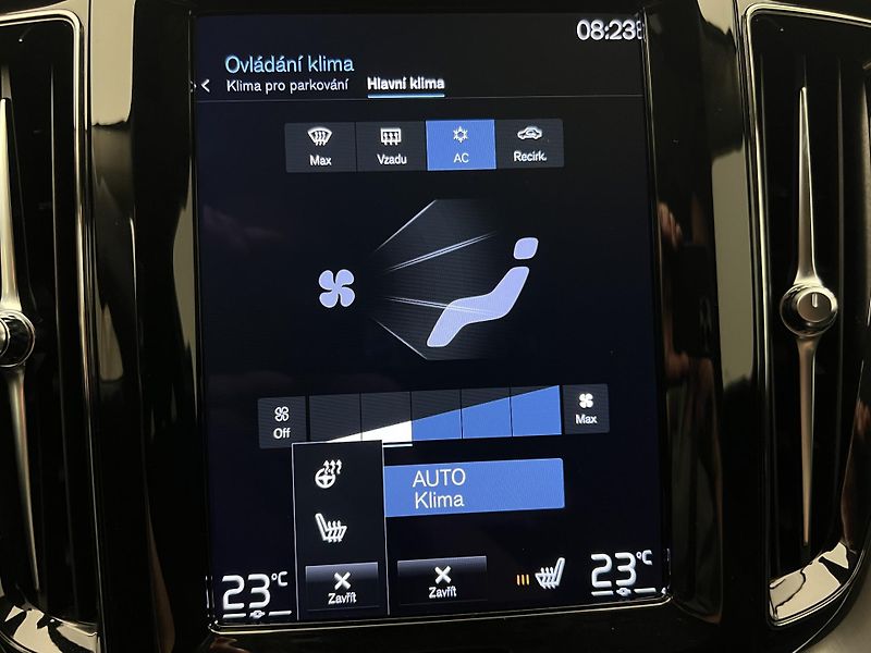 Volvo XC60 B4 MOMENTUM - fotka 42 z 46