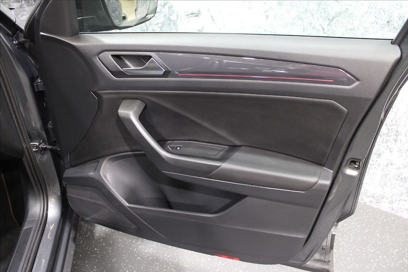 Volkswagen T-Roc 2,0 TDI 4motion Highline 1.maj - fotka 10 z 35