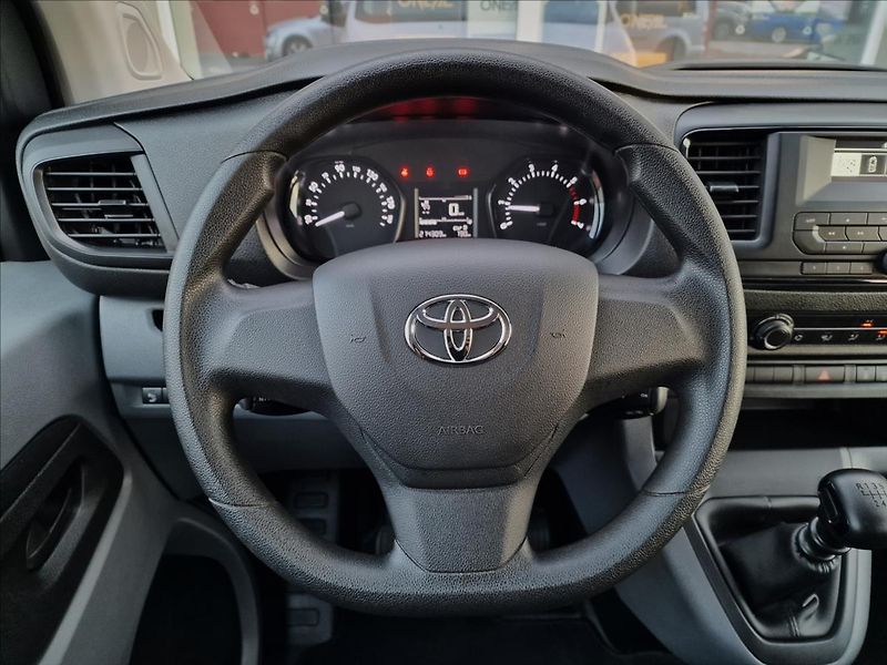 Toyota ProAce Verso 2.0 D-4d 140k L2 106kW - fotka 21 z 45