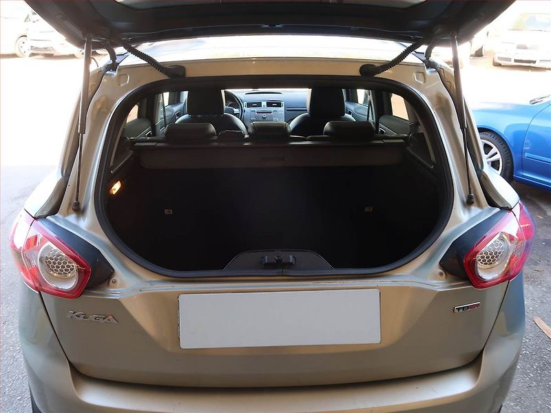 Ford Kuga (2008) 2.0 TDCi, 4X4, po STK, Tažné - fotka 17 z 18