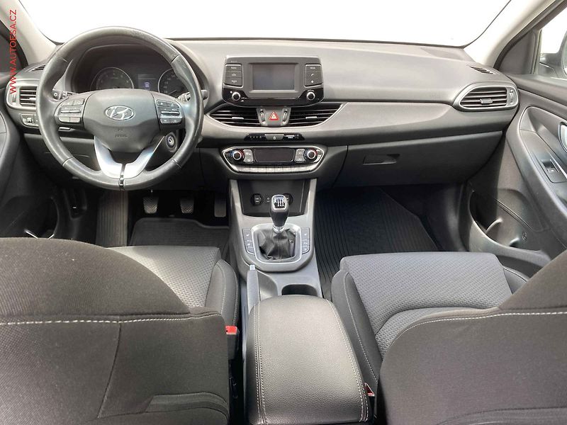 Hyundai i30 (2018) 1.0 T-GDI, 1.maj,ČR, Style - fotka 8 z 19