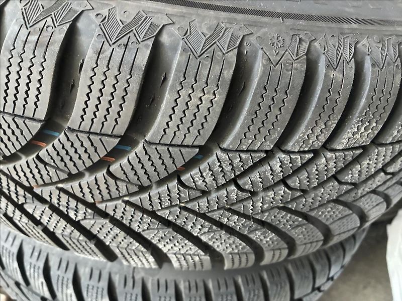 Volkswagen Passat 2,0 PANORAMA,TAŽNÉ,ALLU 19 - fotka 26 z 27