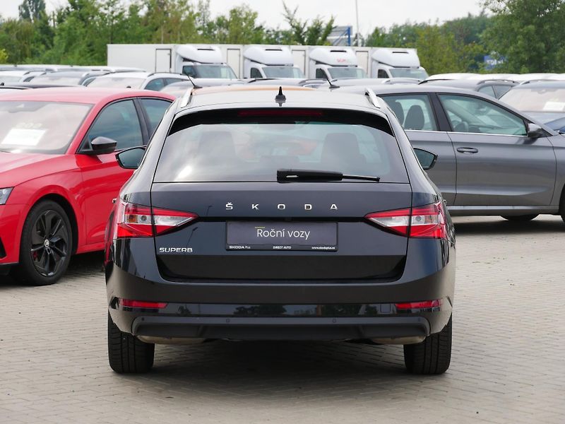 Škoda Superb - fotka 23 z 25