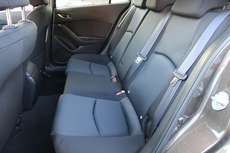 Mazda 3 (2014) HB 1,5 G100, 2 sady kol, ČR - fotka 15 z 28