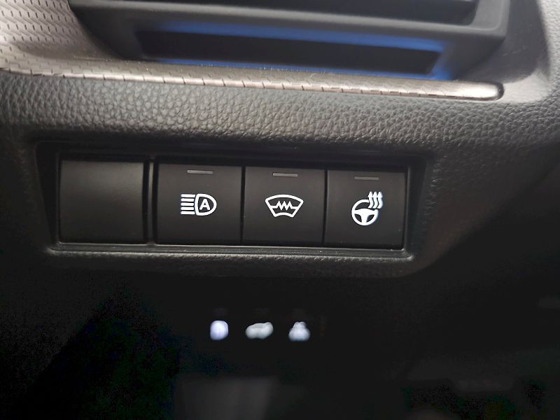 Toyota Prius (2025) 2.0L PHEV 223k Prestige Skyvie - fotka 26 z 33