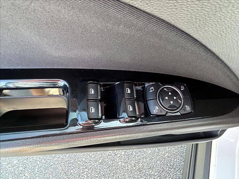 Ford Mondeo 2,0 TDCi 110kW,Led,Navi,ACC,Al - fotka 4 z 40