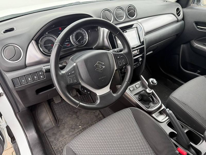 Suzuki Vitara (2020) 1.4 BoosterJet 95 kW Premium - fotka 8 z 22