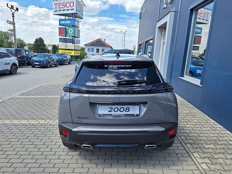 Peugeot 2008 (2025) ALLURE PureTech 130 EAT8 - fotka 4 z 17