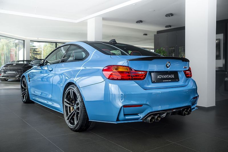 BMW M4 Coupe/Merino/Ceramic/Carbon - fotka 4 z 20