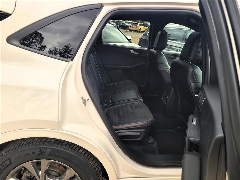 Ford Kuga 1,5 Již není k dispozici - fotka 16 z 50