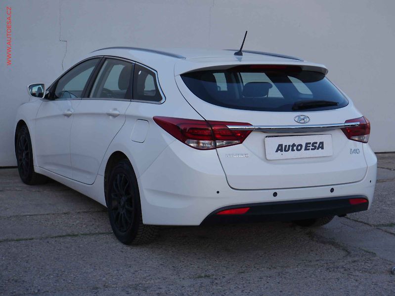 Hyundai i40 (2016) 1.6GDi, Xenon, AC - fotka 4 z 17
