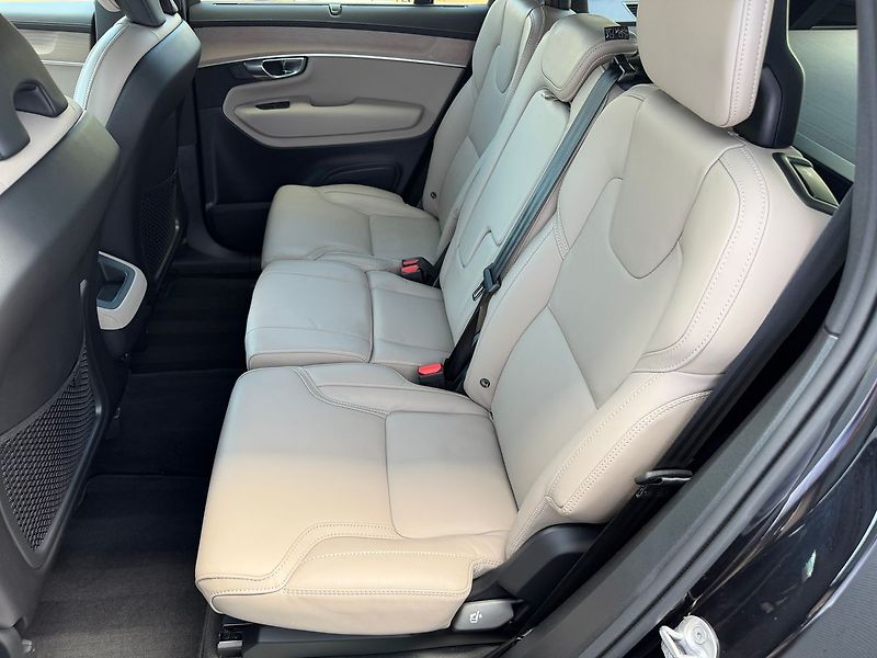 Volvo XC90 B5 PLUS, 360°, VZDUCH, VENTILA - fotka 14 z 25