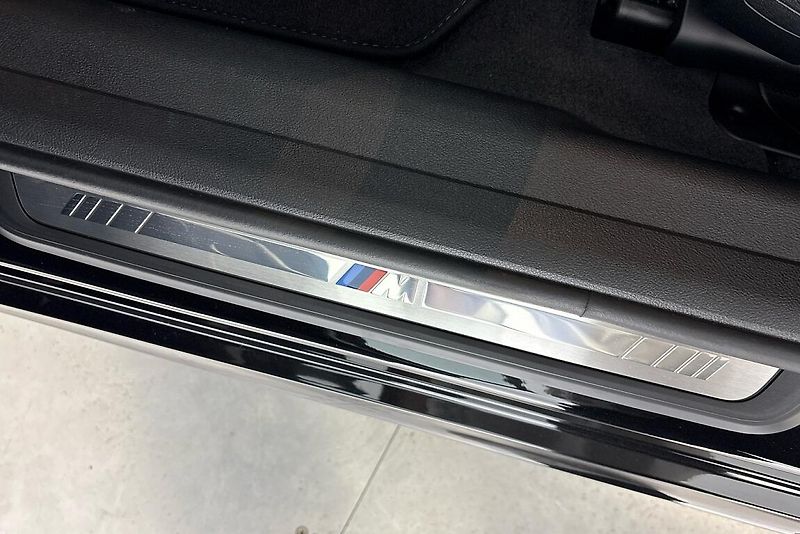 BMW Řada 3 řady 3 | 320d xDrive - fotka 17 z 26