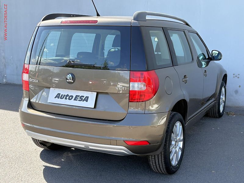 Škoda Yeti (2014) 1.2 TSi, 2.maj,ČR, Active - fotka 4 z 13