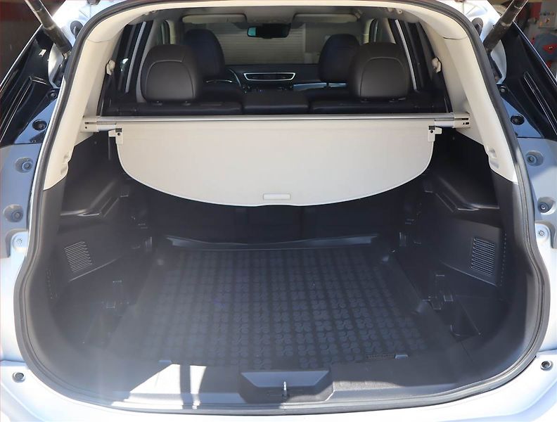 Nissan X-Trail (2015) 1.6 dCi, 4X4, Navi, Xenony - fotka 14 z 26