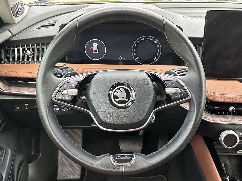 Škoda Superb (2024) Combi 2.0 TDI DSG L&K - fotka 20 z 33