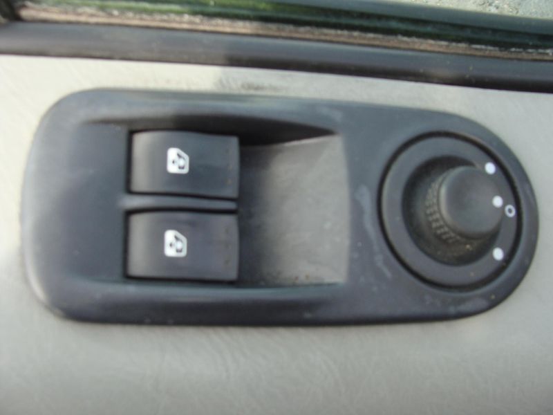 Opel Vivaro 2.0 CDi, 66 kW, tažné zařízení - fotka 11 z 19