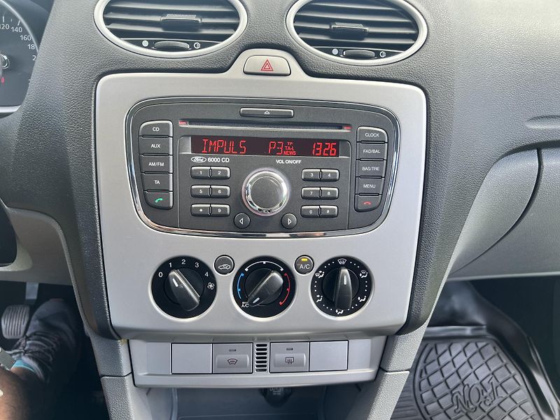 Ford Focus 1.6 74KW,55TKM!!,1MAJ,TZ,KLIMA - fotka 36 z 44