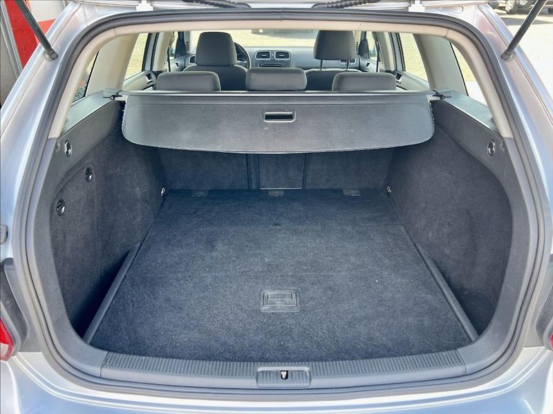 Volkswagen Golf 1,6 TDI  HIGHLINE*DSG*ZÁRUKA - fotka 15 z 40