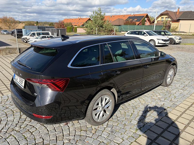 Škoda Octavia (2023) STYLE PLUS iV PLUG-IN-HYBRID - fotka 7 z 33