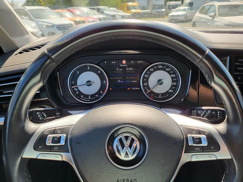 Volkswagen Touareg 3.0 V6 TDi DSG 4MOTION - fotka 10 z 46