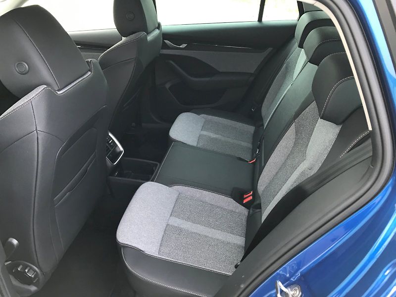 Škoda Octavia (2025) COMBI TOP SELECTION 2,0 TDI 11 - fotka 20 z 28