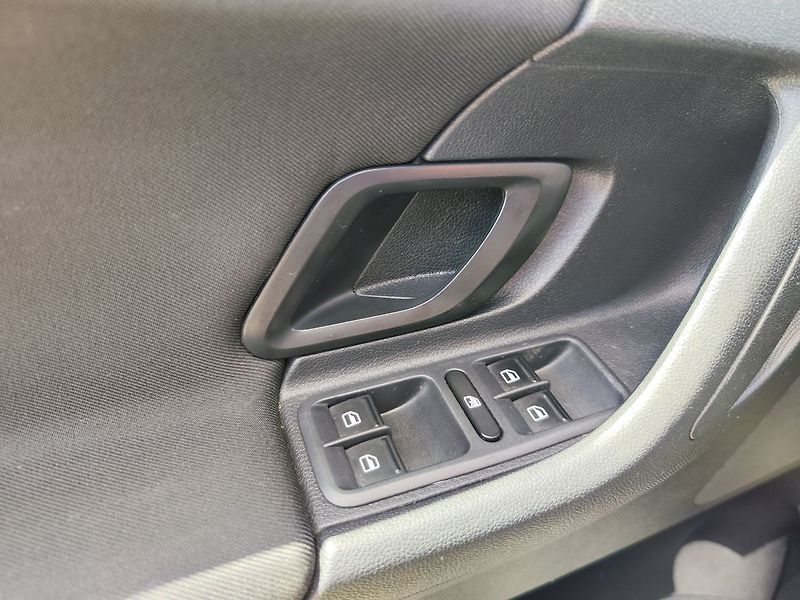 Škoda Fabia 1.6 TDi/55kW Ambiente - fotka 22 z 28