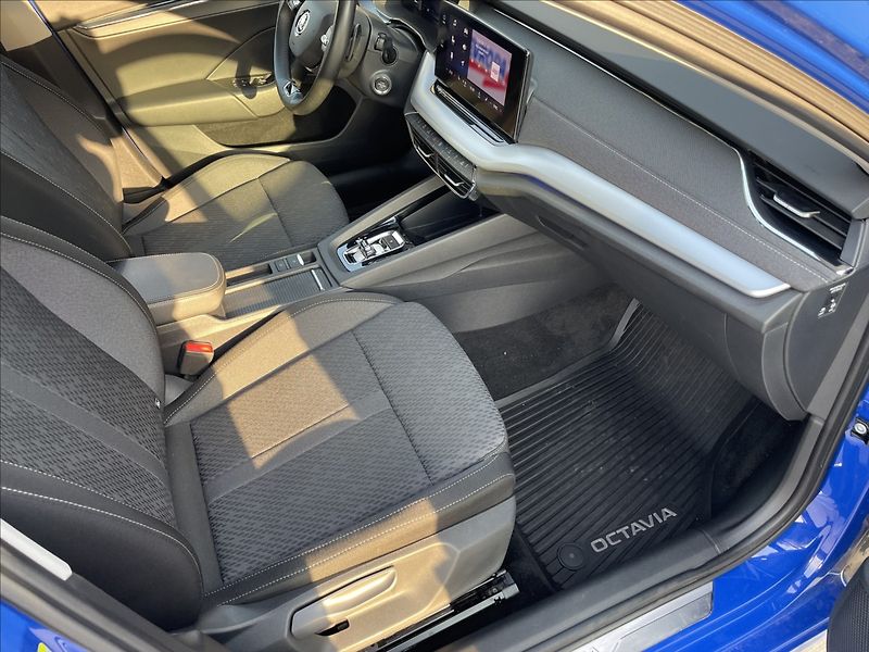 Škoda Octavia 2,0 TDI 110KW DSG STYLE ČR. - fotka 22 z 30