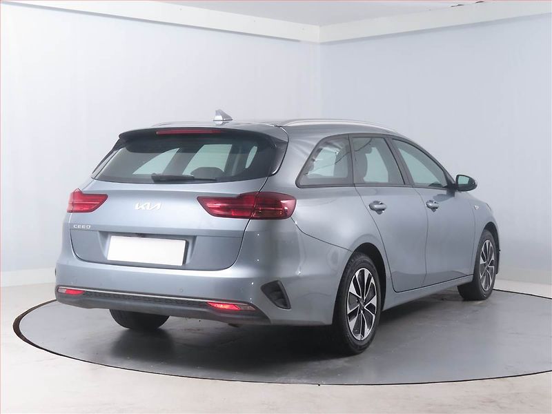 Kia Ceed (2024) 1.5 T-GDI - fotka 5 z 18