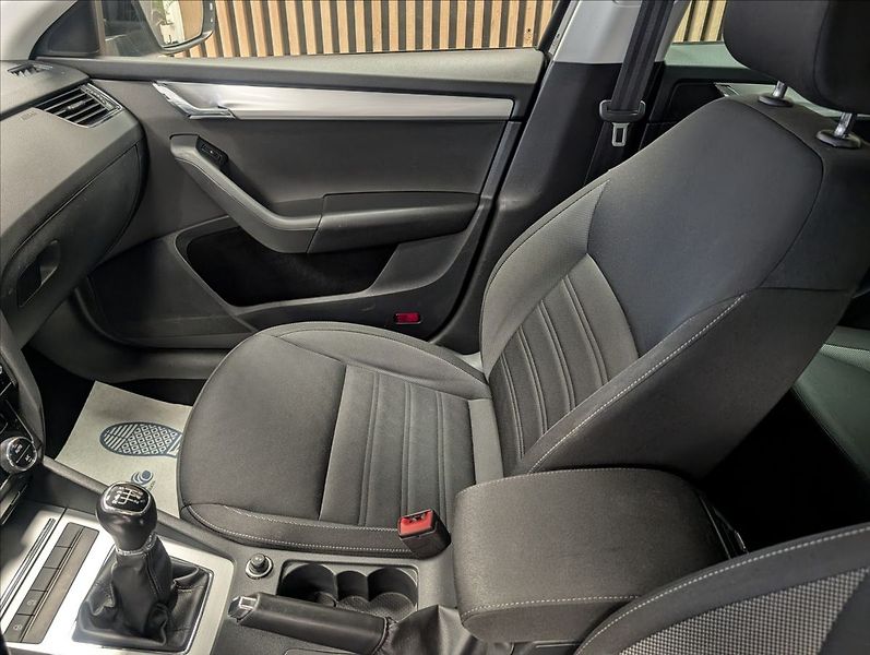 Škoda Octavia TSI, 110KW - fotka 18 z 27