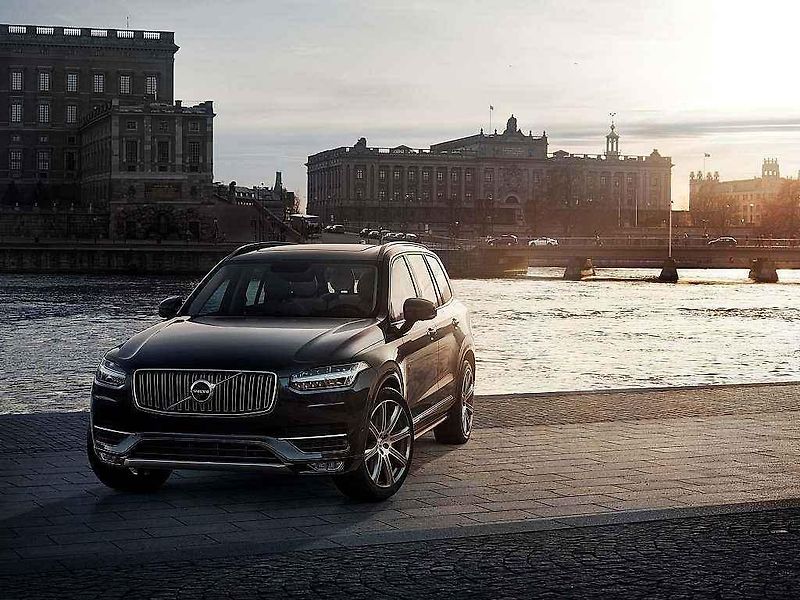 Volvo XC90.