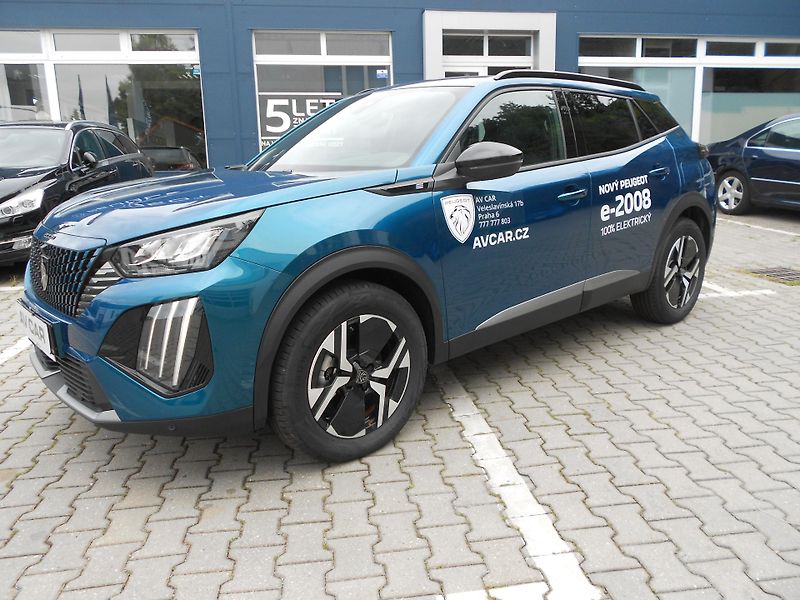 Peugeot 2008 ALLURE Elektromotor 115 kW / 1 - fotka 2 z 7