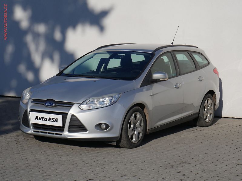 Ford Focus (2012) 1.6TDCi, ČR, Klima - fotka 3 z 14
