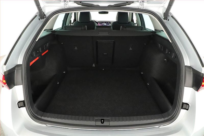 Škoda Octavia (2024) 2.0 TDI, Exclusive Selection - fotka 11 z 30