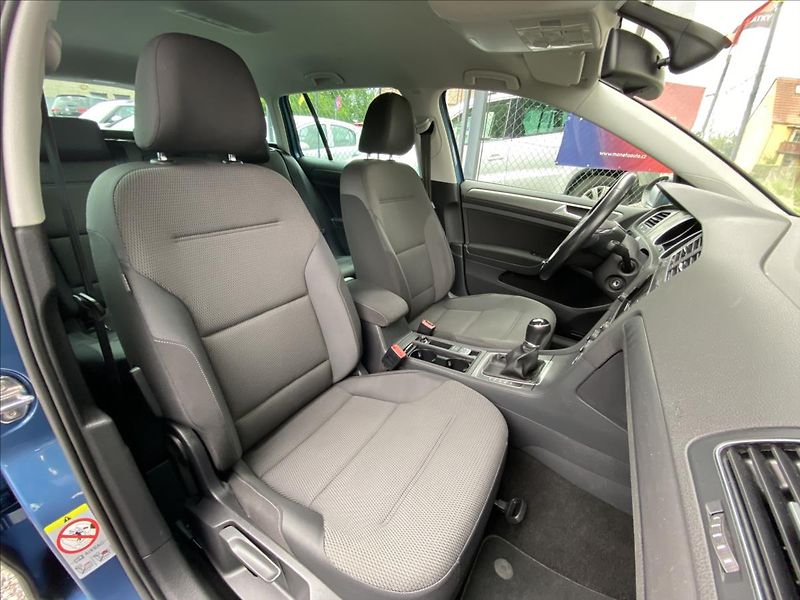 Volkswagen Golf 1,4 TSi REZERVACE  Serviska,Pa - fotka 28 z 50