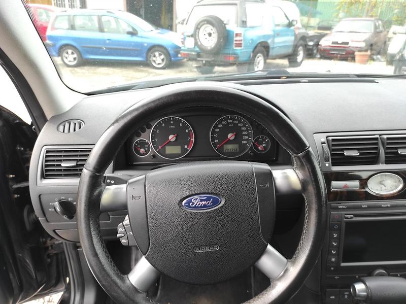 Ford Mondeo AUTOMAT, GHIA, LIFTBACK - fotka 11 z 20