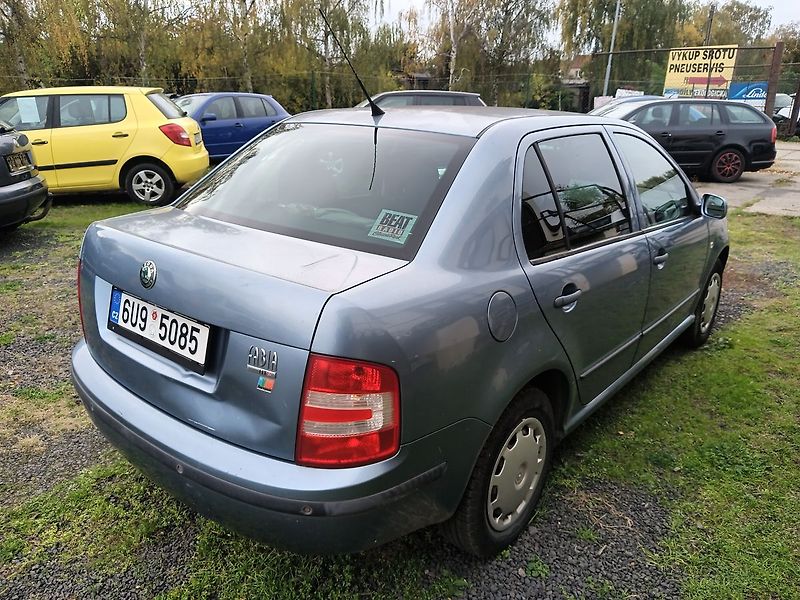 Škoda Fabia 1.2 HTP Elegance Sedan - fotka 5 z 28