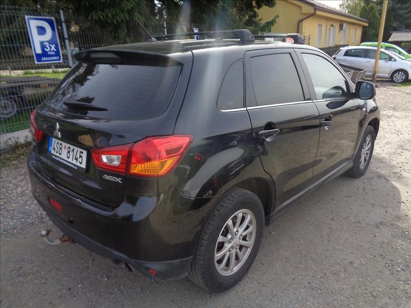 Mitsubishi ASX 1,6 - fotka 7 z 15