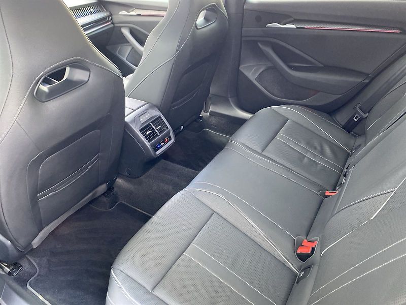 Škoda Superb (2025) Combi iV 1.5 TSI DSG SportLine - fotka 9 z 40