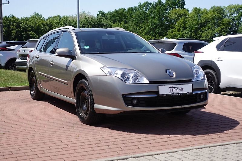 Renault Laguna 2.0 16V Expression Grandtour - fotka 3 z 22