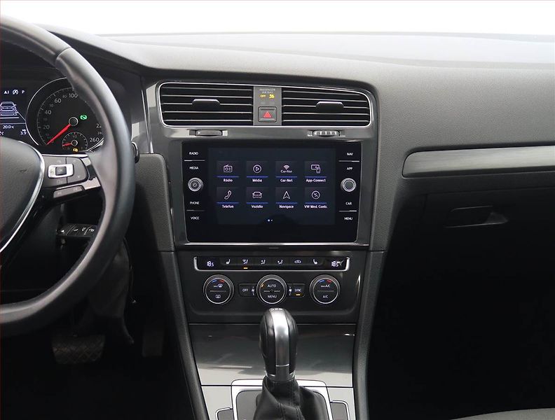 Volkswagen Golf (2017) 1.4 TSI, Automat, Navi - fotka 12 z 22