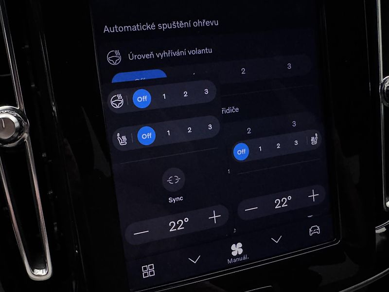 Volvo XC40 B4 DARK PLUS CZ 1.maj - fotka 44 z 47