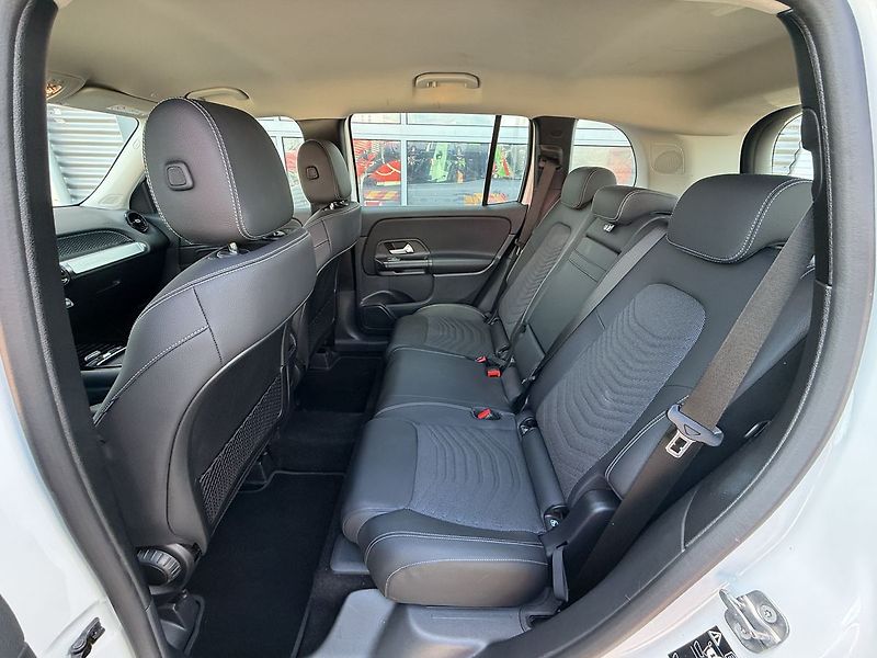 Mercedes-Benz GLB 4 MATIC - fotka 14 z 35