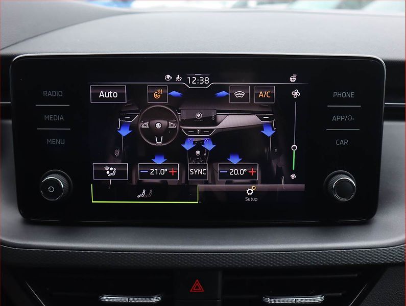 Škoda Kamiq (2019) 1.0 TSI, Serv.kniha, Tempomat - fotka 12 z 20