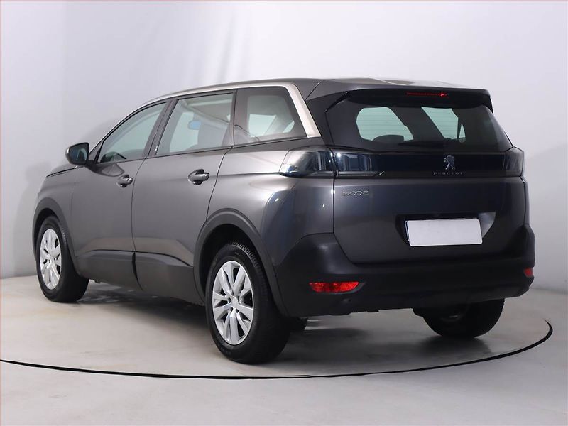Peugeot 5008 (2021) PureTech 130, 7 míst - fotka 4 z 20