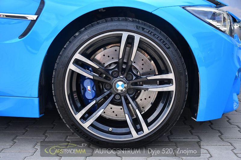 BMW M4 3.0i 45tKM!! ČR DPH LED - fotka 44 z 53
