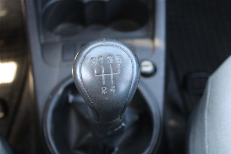Škoda Fabia 1,2 i  STK 5/2028, ČR - fotka 18 z 19