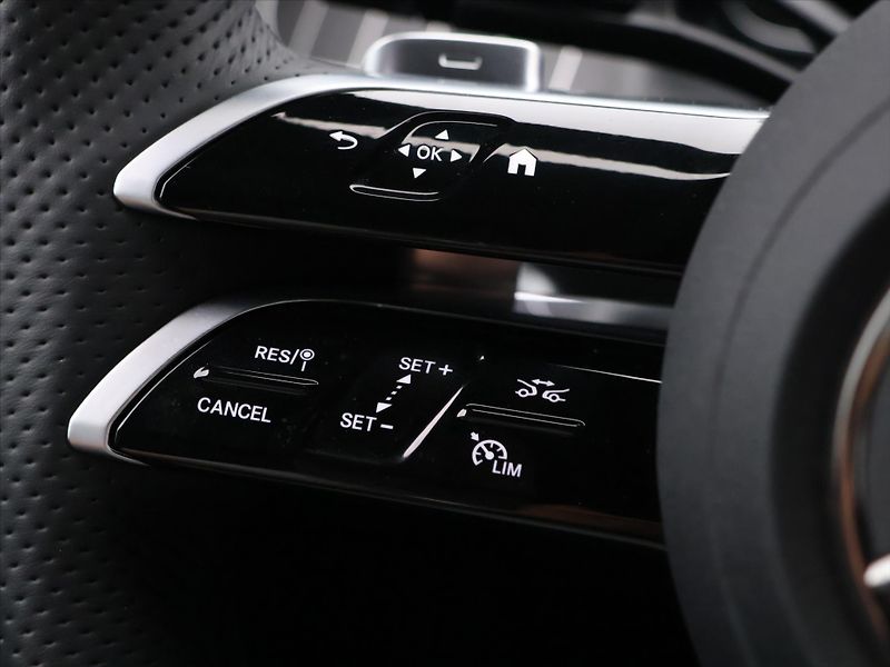 Mercedes-Benz GLC 2,0 300 4Matic AMG CZ 1Maj - fotka 23 z 41