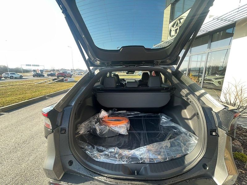 Toyota bZ4X EV FWD 73.1 kWH Style - fotka 10 z 30